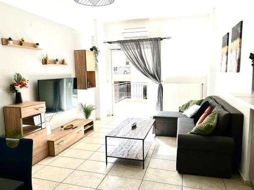 Modern condo with garage near the square and beach - Housity
