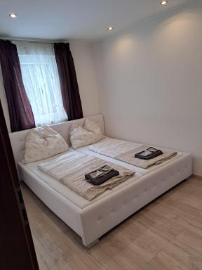 Blue Line Apartements - Housity