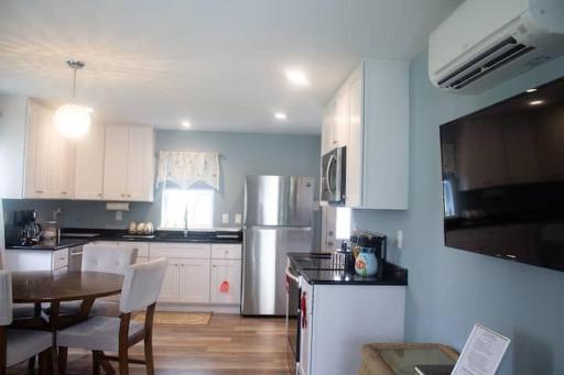 Reyes House - Housity