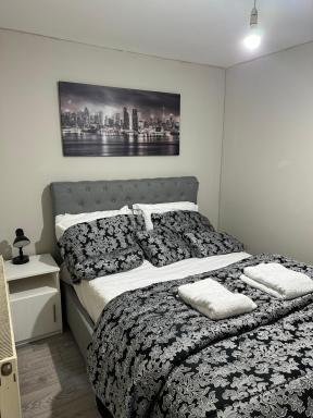 Beautiful Hoe Street First Floor one bedroom apartment B Walthamstow - Housity