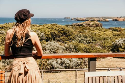 Sunsets on Martyrs Luxury Coastal Beach House Peterborough - Housity