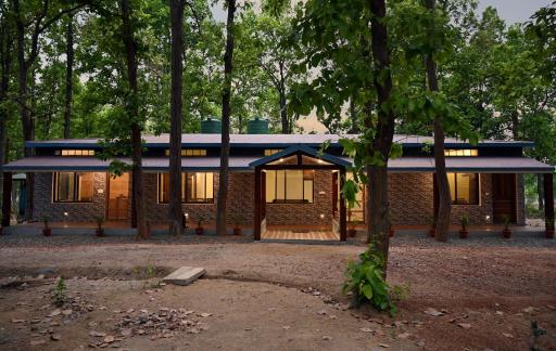 The Connoisseur - Housity