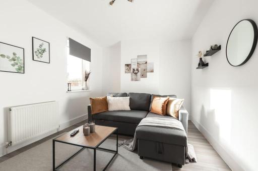 Beautiful 4 bedroom house - Housity