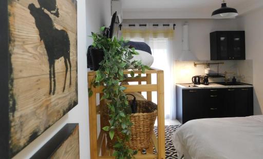 Brand New Studio 1 - Housity
