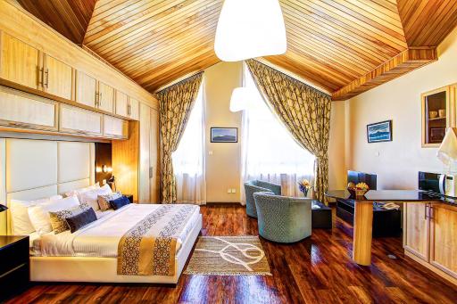 Nelson's Court Serviced Apartments - Housity