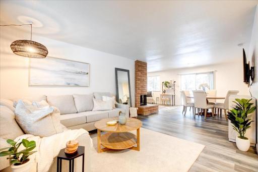 Modern Reno Home - Quiet Neighborhood, close to downtown, UNR, Highway 80 - Housity