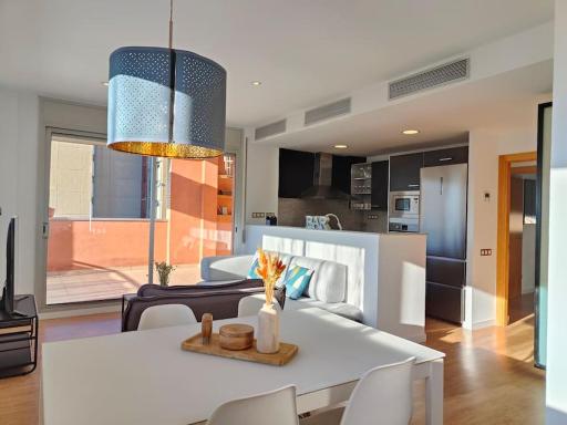 Large terrace luxury apartment - Housity