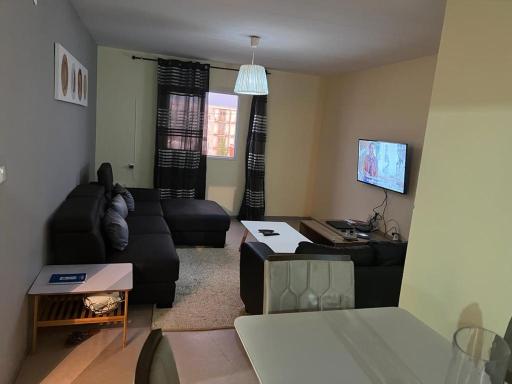 Cama e mesa no Huambo - Housity