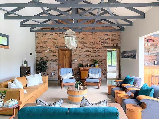 Penfield - The Poolhouse - Housity