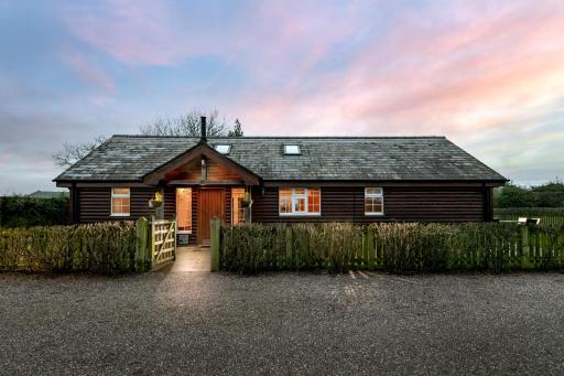 The Country Lodge at Hill House Farm Cheshire - Housity
