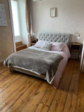 Apparts 17 avec cachet au centre petite citée de caractère - Housity