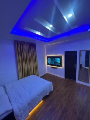 Lustro serviced Apartment - central yaba - Housity