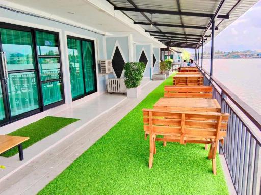 Chaiyai River Front Hotel - Housity