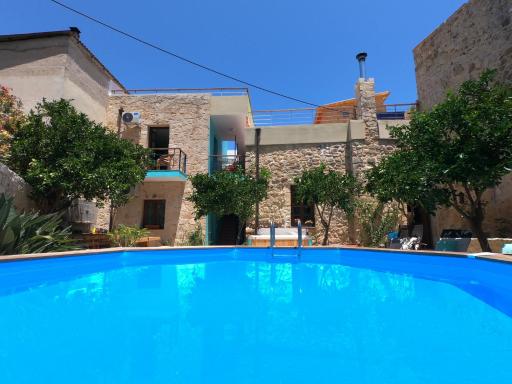 Old Olive Mill Maroulas - Bed and Breakfast - Housity