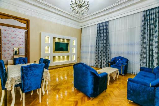 Hezi Aslanov house in CITY CENTRE - Housity