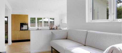 Private room in a charimg town hous - Housity