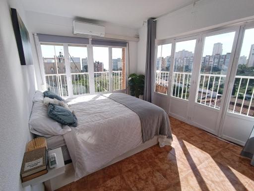 California Suite - All-day Sunny 2-Bedroom Apartment - Housity