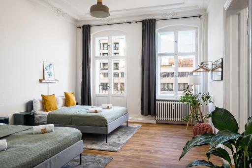 Riesiges Apartment nahe Kudamm sehr schöner Altbau 123m2 groß 12 Gäste - Housity