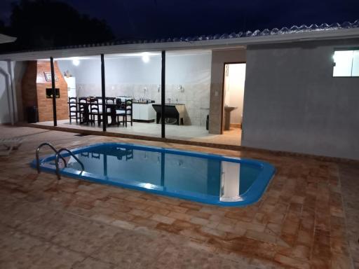 Casa com piscina p/ show rural - Housity