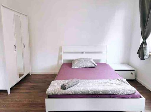 Schönes Zimmer in Asperg - 5 min zur S-Bahn - Housity