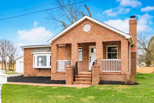 The Heart of Ohio Home - .23 Miles From Trail - Housity