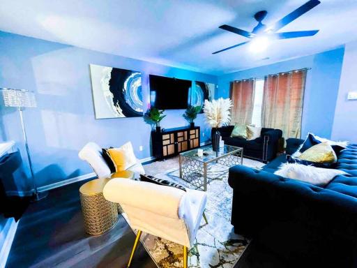 NEW! Casa Eleven22 Just Minutes From Airport - Housity