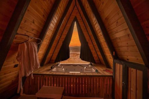 Bungalow with Jacuzzi and Private Pool in Sapanca - Housity