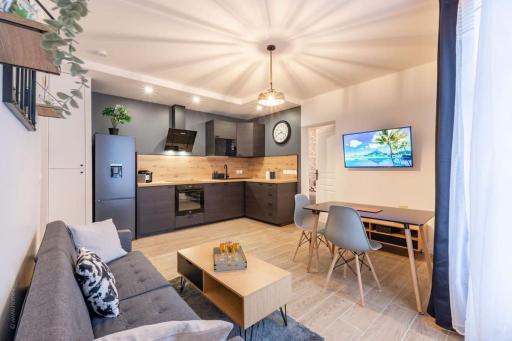 Factory's 49 - ¶Disney & PARIS⁋ - Housity
