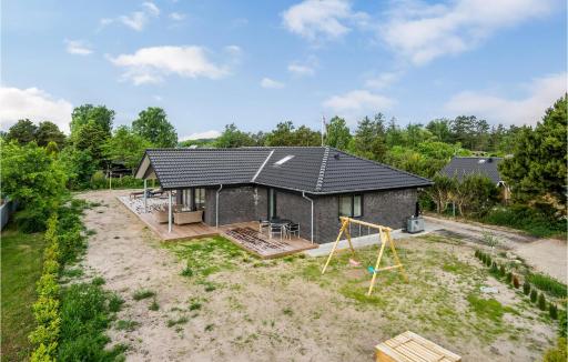 Cozy Home In Juelsminde With Wifi - Housity