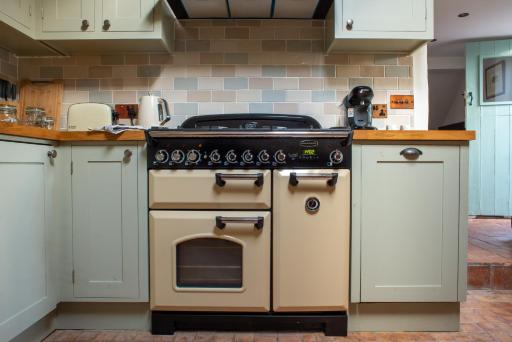 Trap House Ditcheat - Housity