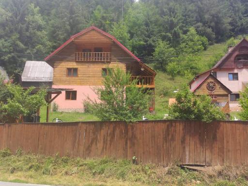 Pensiunea Trei brazi Sc?ri?oara - Housity