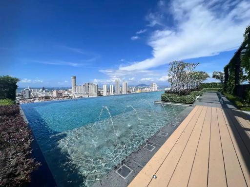 Beacon Executive Suite by Fantabulous Guest House - Housity