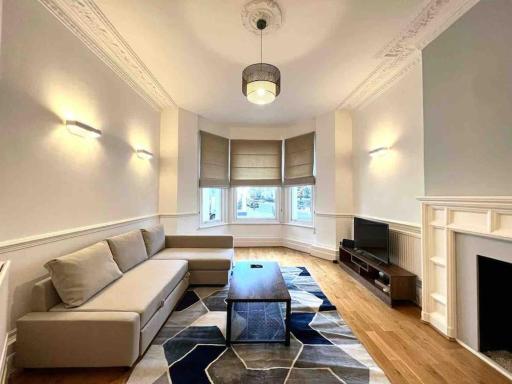 Stunning Flat in South Ken with private patio - Housity