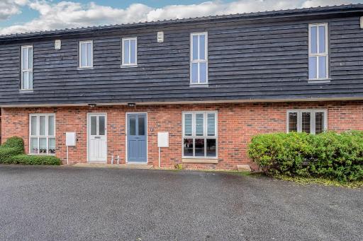 10 St Edmundsbury Mews - Housity