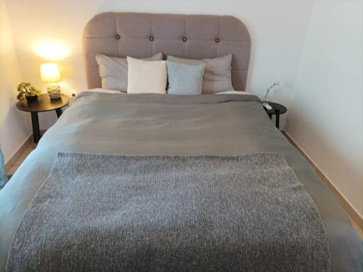 Comfy Cozy Iksia - Housity