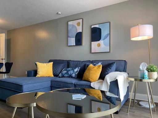 Stylish Midtown Condo near downtown KC - Housity