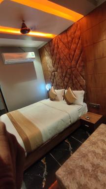 Hotel Prime Land - Housity