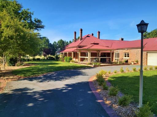 Glenwood Homestead - Farm Stay Accommodation - Housity