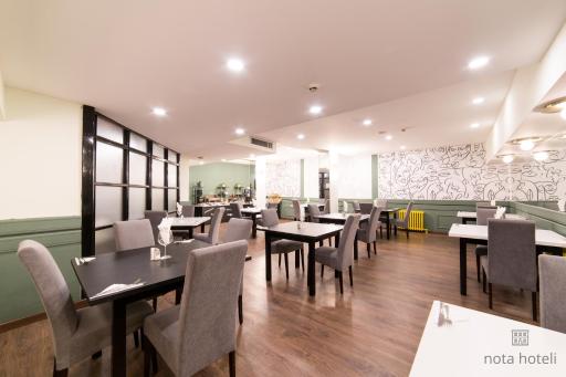 Hotel Sahat - Housity
