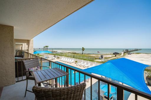 LR 211 - Rod and Reel - Housity