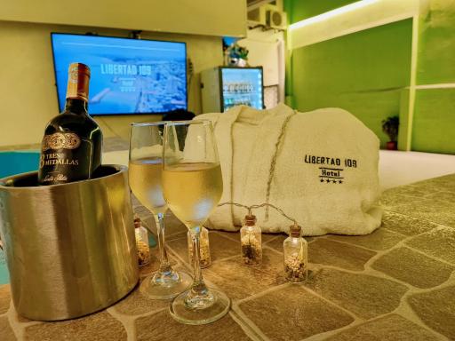 Libertad 109 Hotel con Generador Eléctrico - Housity