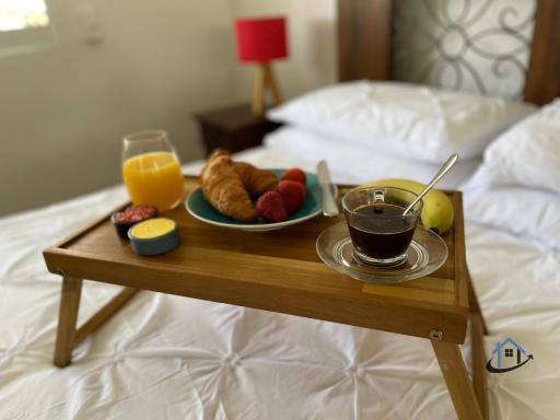 Harbord House - Ocean views, plunge pool, 2 bed, free-wi-fi, superb location - Housity