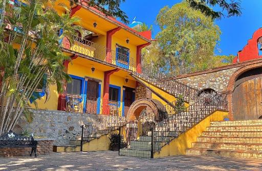 Hotel Rancho Escondito - Housity