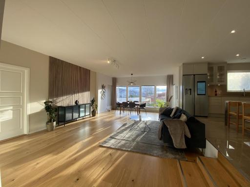 Luxurious villa with free parking - Housity