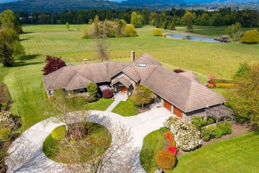 Season Premiere Winery-Bed & Breakfast in vineyard - Housity