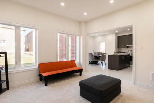 Distinguished & Polished 4 Bedroom Villa - Housity