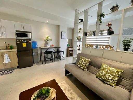 Elaiza's Cozy Home - Matina Enclaves Building C Unit 815 - Housity