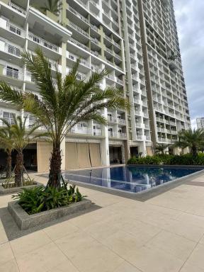 Celandine Condo by Dream Staycation in Quezon City - Housity