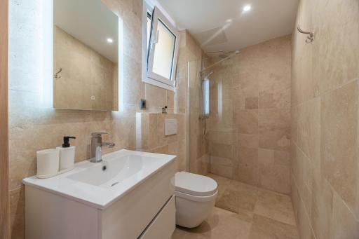GRAND STUDIO CLIMATISE TRES PROCHE MONACO - Housity