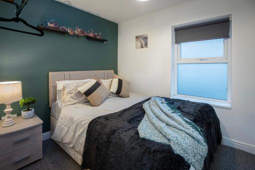 Bank Street Apartment 4 - Housity